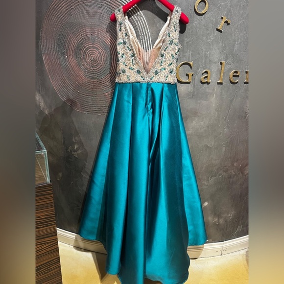 Jovani Teal and Cream Formal prom Dress size 6 - Picture 6 of 8